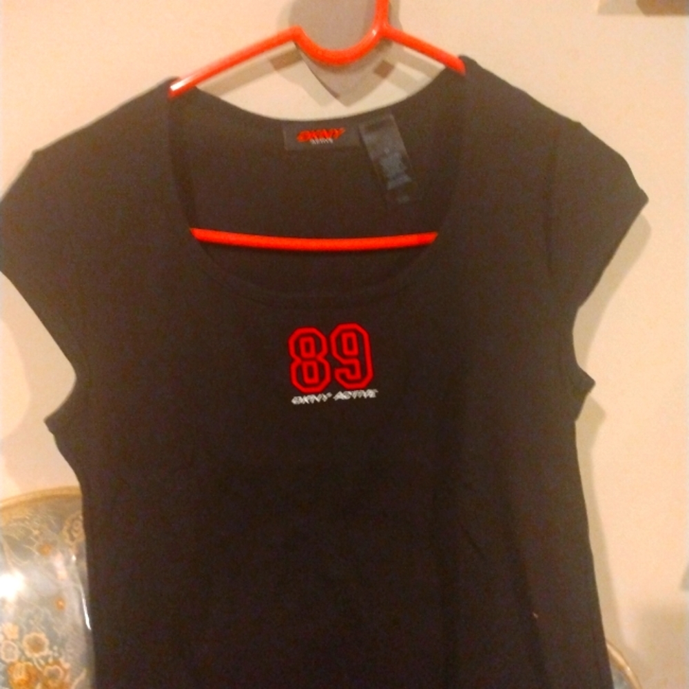 DKNY CROP TOP
